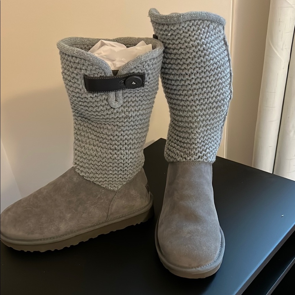 UGG Cozy Gray Knit Boots SIZE 7
